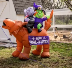 New! Gemmy Airblown-Howloween Dog Scene