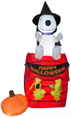 New! Gemmy Airblown Snoopy Halloween House With Leds