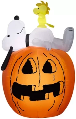 New! Gemmy Airblown Snoopy And Woodstock On Pumpkin